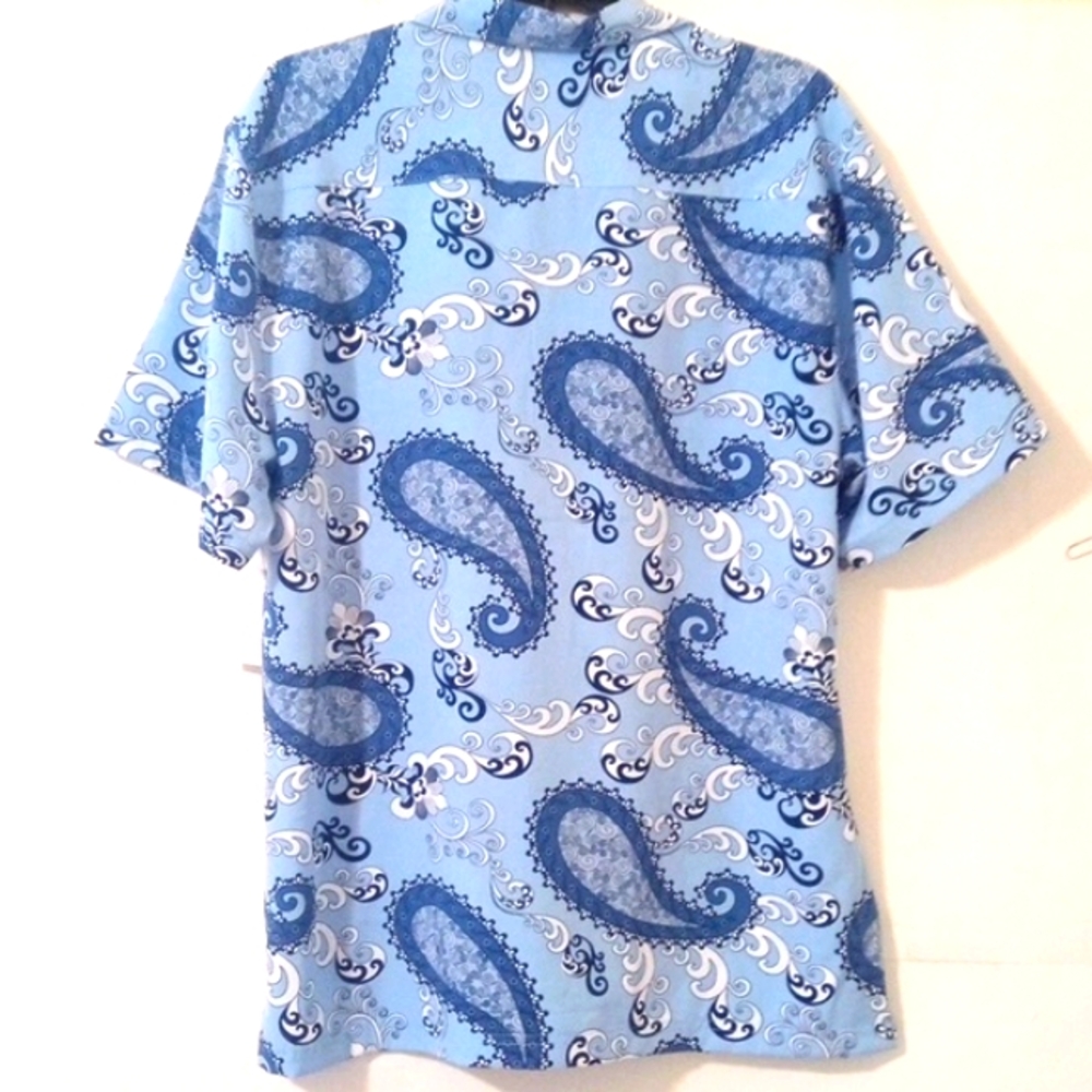 FRESH PAISLEY BLUE WHITE CASUAL BUTTON DOWN SHORT SLEEVE SHIRT SIZE MEDIUM NWT - Picture 3 of 4